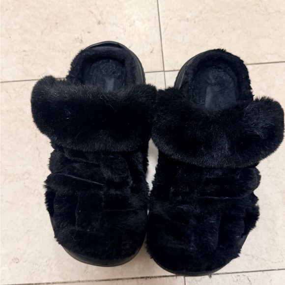 Black Furry Platform Crocs Sz10 - Picture 3 of 6